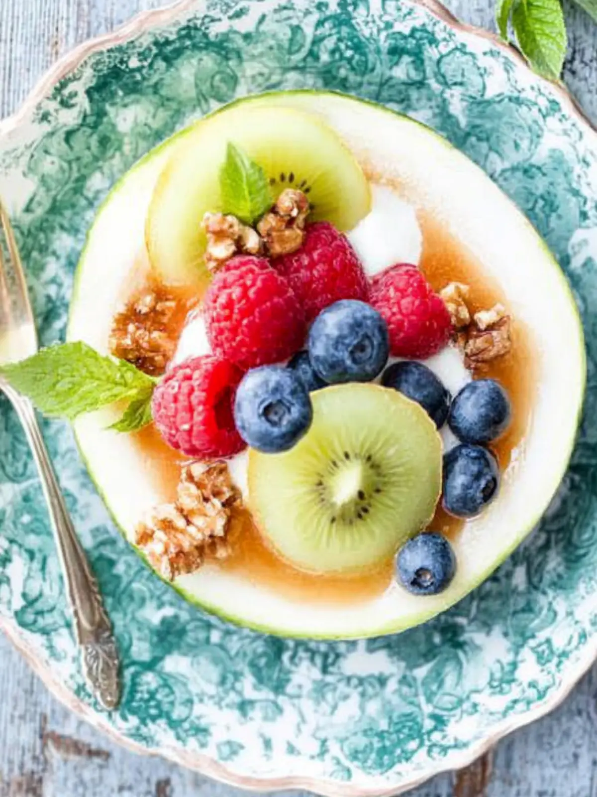 Revitalize Mornings with Delicious Breakfast Melon Bowls 4 Breakfast Melon Bowls